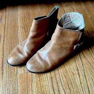 Fossil brown leather booties